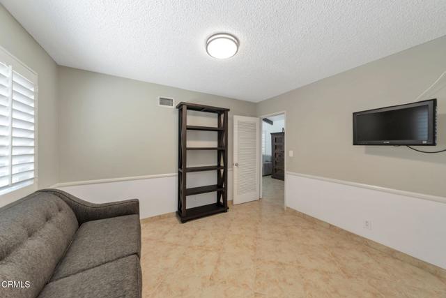 Detail Gallery Image 8 of 29 For 9212 Creemore Dr, La Crescenta,  CA 91214 - 3 Beds | 2/1 Baths