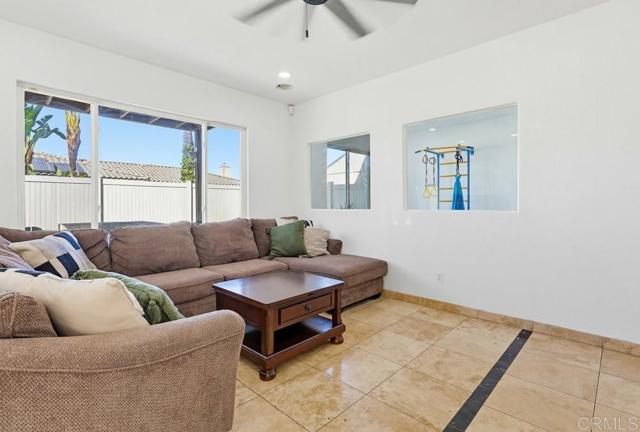 Detail Gallery Image 14 of 73 For 1727 Long Ridge St, Chula Vista,  CA 91913 - 4 Beds | 3 Baths