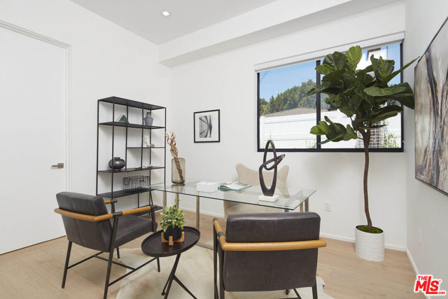 4338 Huntley Avenue, Culver City CA: https://media.crmls.org/mediaz/17e69e58-68b9-4079-8de8-32af9e577977.jpg
