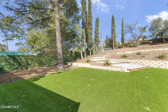 2651 Sirius Street, Thousand Oaks CA: https://media.crmls.org/mediaz/17e6a0f3-b698-4a17-833e-9c6d9618c316.jpg