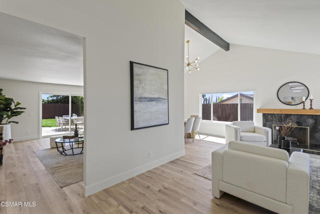 416 Camino Dos Palos, Thousand Oaks CA: https://media.crmls.org/mediaz/17e6a1da-c07b-47fa-a75e-1f5f34868cc4.jpg