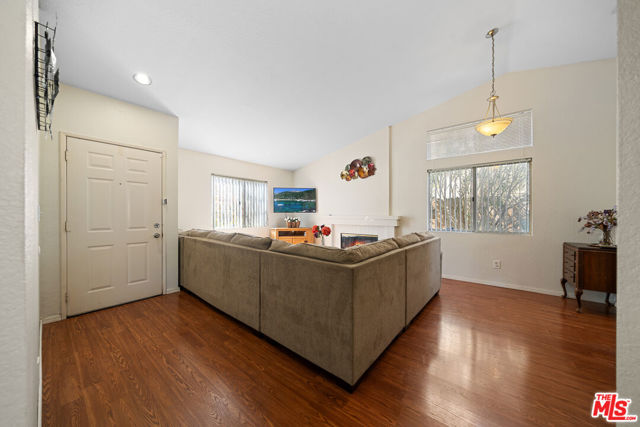3223 Quarry Road, Palmdale CA: https://media.crmls.org/mediaz/17e6e503-512e-4afd-9315-d6a379aac9db.jpg