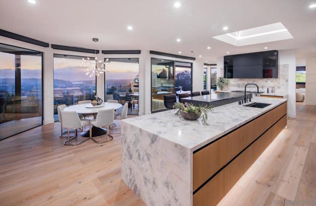 3240 Piragua St, Carlsbad CA: https://media.crmls.org/mediaz/17e7a578-3dcc-4dfa-900f-c20f9b9c6bca.jpg