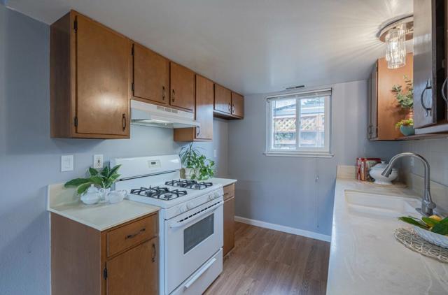 626 Ester Way, Watsonville CA: https://media.crmls.org/mediaz/17e7e951-b36d-4d6b-9a60-8ce2d5397a51.jpg