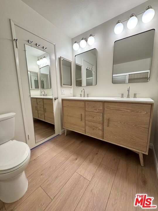 7756 Sailboat Circle, Huntington Beach CA: https://media.crmls.org/mediaz/17e824cf-66e9-4dbe-aba5-c055b1a8460c.jpg