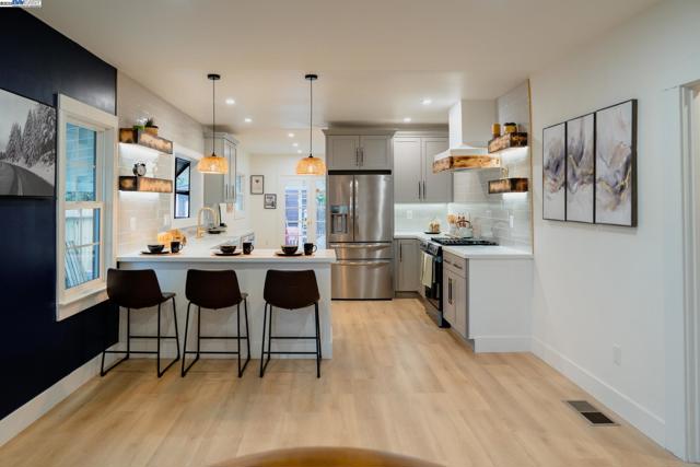 415 W 9Th St, Antioch CA: https://media.crmls.org/mediaz/17e82a1c-2bb6-48b6-8269-b40be0982e0a.jpg