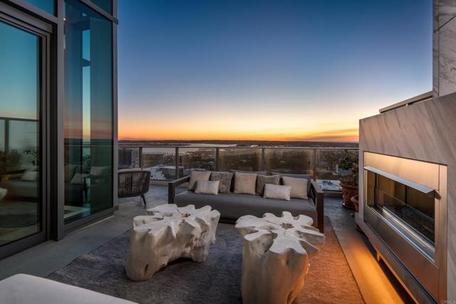 Detail Gallery Image 2 of 48 For 2855 Fifth Ave #1304,  San Diego,  CA 92103 - 3 Beds | 3/1 Baths