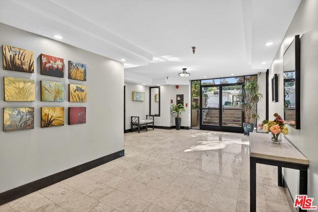 10307 Missouri Avenue, Los Angeles CA: https://media.crmls.org/mediaz/17e9640a-aae2-463f-b7ee-f377ebeabb8e.jpg