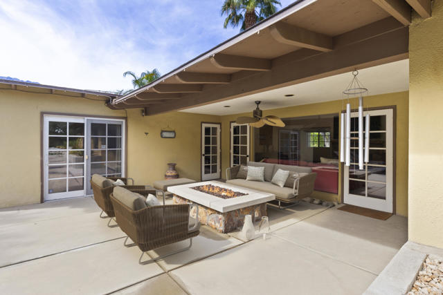 1387 E Verbena Drive, Palm Springs CA: https://media.crmls.org/mediaz/17ea8081-483c-4595-b41a-2ba75ecd9310.jpg