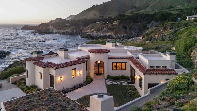 36654 Highway 1, Carmel CA: https://media.crmls.org/mediaz/17eaf56b-daf4-46e3-bde7-2fb2606c1407.jpg