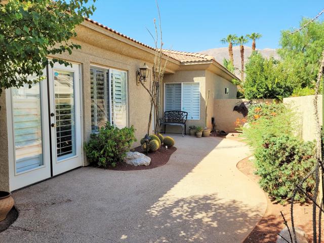 7 Florentina Drive, Rancho Mirage CA: https://media.crmls.org/mediaz/17ebe375-8cba-48d1-a095-1f4f7b438e93.jpg