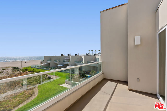 7301 Vista Del Mar, Playa del Rey CA: https://media.crmls.org/mediaz/17ec24f4-4e21-4e83-914a-4be469cff3ef.jpg