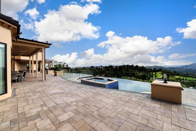 780 Greenridge Drive, La Canada Flintridge CA: https://media.crmls.org/mediaz/17ec3a5d-907e-4117-b615-a2e0a221a8f2.jpg