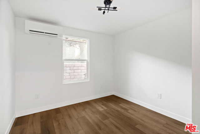 6727 7th Avenue, Los Angeles CA: https://media.crmls.org/mediaz/17ecc292-e032-45c3-9ce5-02af3dc68314.jpg
