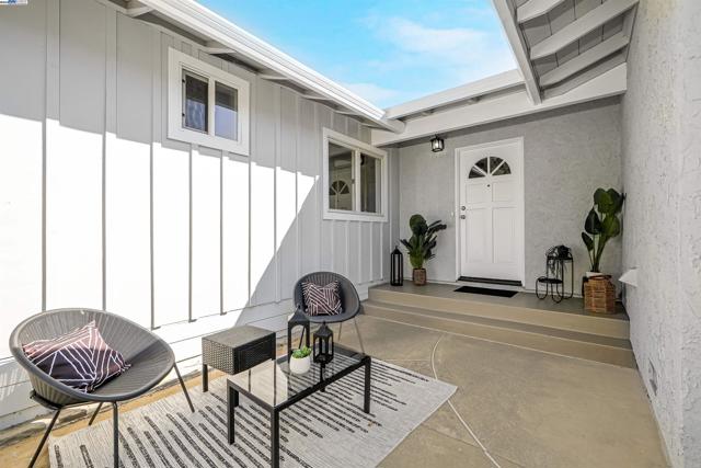 1662 Dorchester Pl, Concord CA: https://media.crmls.org/mediaz/17edbad4-f261-4f30-a962-af98d4518c33.jpg