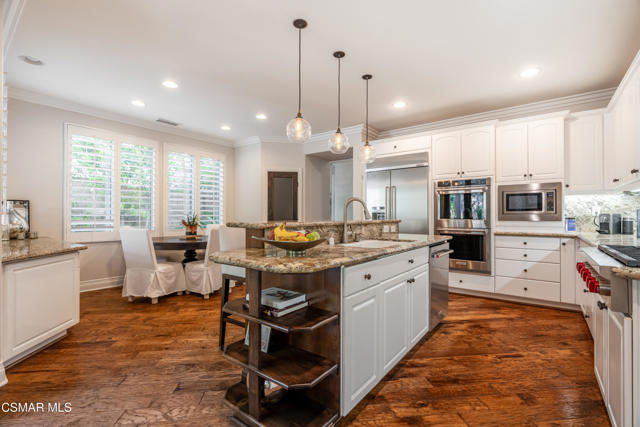 5302 Via Jacinto, Newbury Park CA: https://media.crmls.org/mediaz/17edc966-bf1d-450c-b0c8-4906d6b10024.jpg