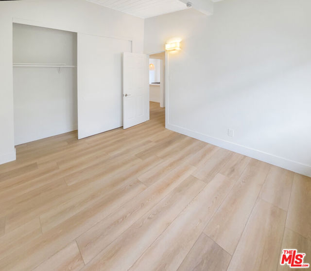 2909 10th Street, Santa Monica CA: https://media.crmls.org/mediaz/17eec031-0757-49cb-8ec9-2cde0993a049.jpg