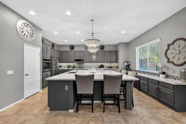 Detail Gallery Image 8 of 75 For 32727 Salvia Cir, Winchester,  CA 92596 - 7 Beds | 5/1 Baths