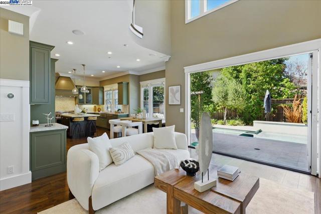 16741 Loma St, Los Gatos CA: https://media.crmls.org/mediaz/17ef0703-bf31-48e2-96d4-ecab07a02054.jpg