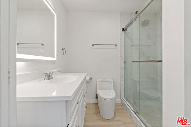23906 1/2 Darbun Drive, Newhall CA: https://media.crmls.org/mediaz/17ef3a95-ba3d-423f-b57a-20cf3ea37c82.jpg