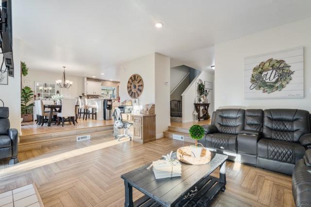 1090 Los Altos Drive, Hollister CA: https://media.crmls.org/mediaz/17ef4e08-a900-4725-8ae7-7485387d8a35.jpg