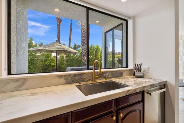 49 Mission Palms E Drive, Rancho Mirage CA: https://media.crmls.org/mediaz/17f01dab-9b84-46c3-8117-c48548758f1a.jpg