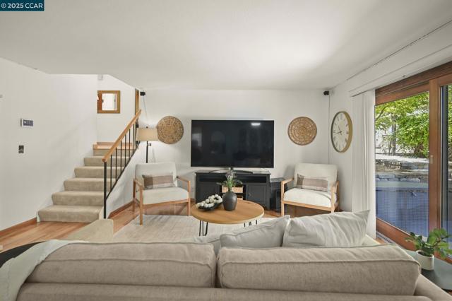 2 Kulani Ln, Pleasant Hill CA: https://media.crmls.org/mediaz/17f07fc9-332c-4061-9a29-cc8e256cbfb2.jpg