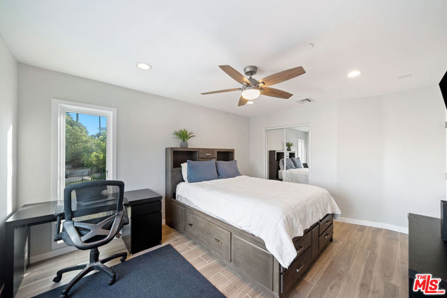 5118 Cerrillos Drive, Woodland Hills CA: https://media.crmls.org/mediaz/17f1390b-1302-4a40-8250-0ee47cc870ef.jpg