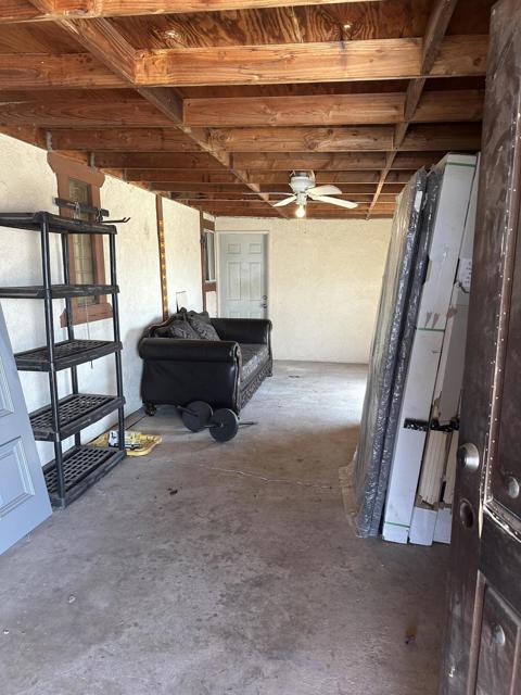 1204 Shore Garden Street, Thermal CA: https://media.crmls.org/mediaz/17f1e338-b6a2-47e5-a365-1ddc19fec62c.jpg