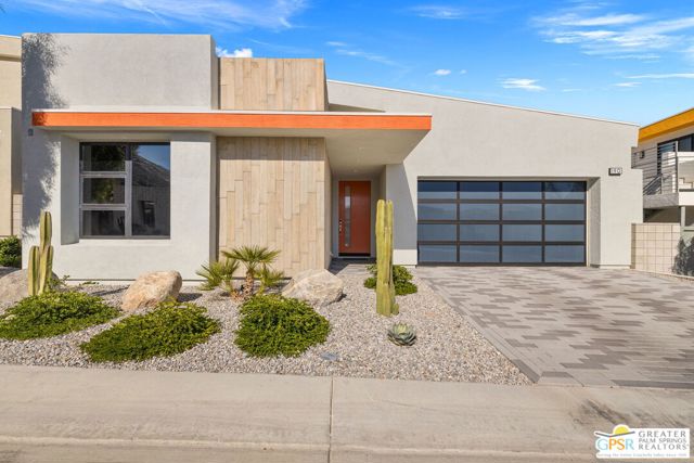 190 Obsidian Loop, Palm Springs CA: https://media.crmls.org/mediaz/17f1f124-1ae0-4e58-a6a5-e83a972f1c29.jpg