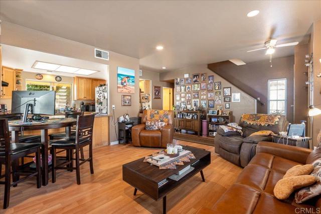 Detail Gallery Image 10 of 25 For 1005 Anza Ct, El Cajon,  CA 92020 - 4 Beds | 2/1 Baths