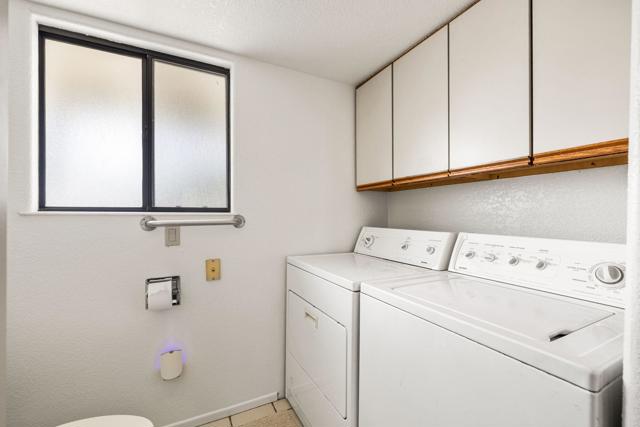42905 Texas Avenue, Palm Desert CA: https://media.crmls.org/mediaz/17f22e5d-2ab3-49c2-bf14-bc8ab707a487.jpg
