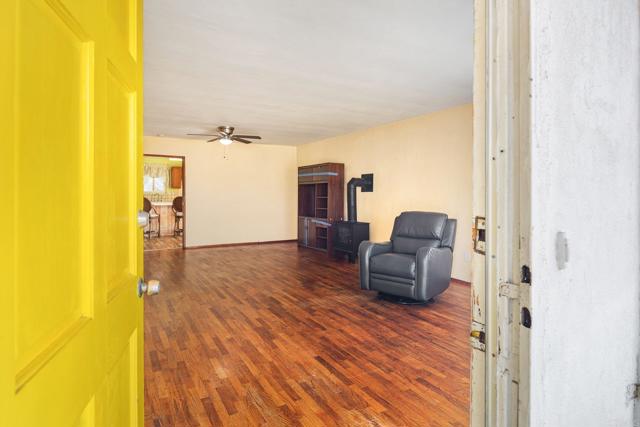 354 Sunrise Drive, San Ysidro CA: https://media.crmls.org/mediaz/17f2f07f-9947-4a4b-8afa-6eb630688471.jpg