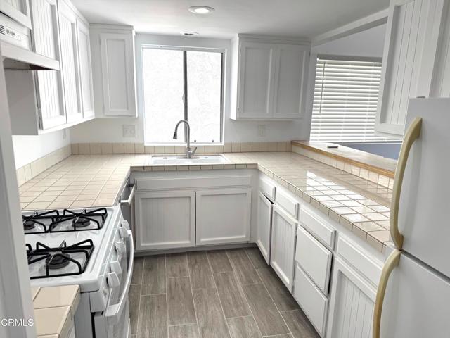 Detail Gallery Image 6 of 18 For 244 Melrose Dr, Oxnard,  CA 93035 - 3 Beds | 2 Baths