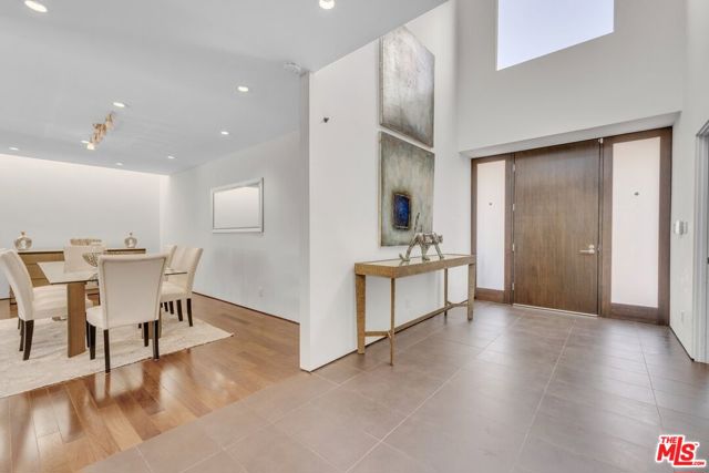 15514 CASIANO Court, Los Angeles CA: https://media.crmls.org/mediaz/17f3cde3-5cef-461e-9e62-8b1eb09a139a.jpg