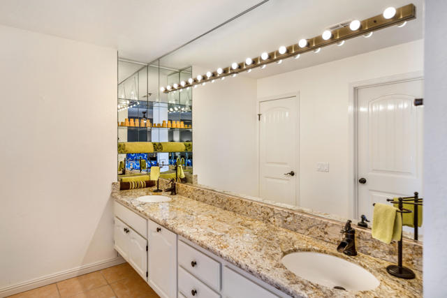 500 E Amado Road, Palm Springs CA: https://media.crmls.org/mediaz/17f4241a-3765-40e1-9682-b4096093e8f1.jpg