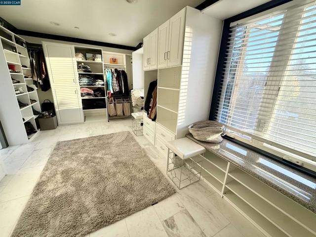 3318 Ellesmere Court, Walnut Creek CA: https://media.crmls.org/mediaz/17f45d6a-76db-4a56-ac23-155290b6fa33.jpg