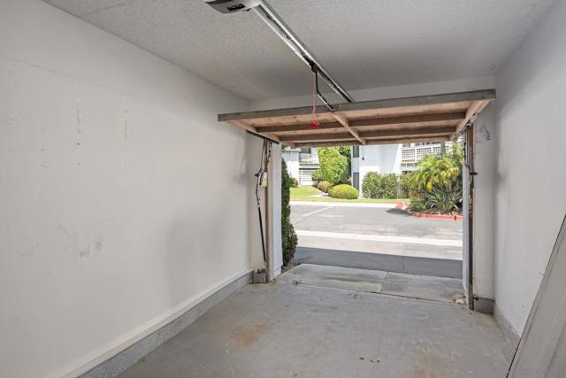 524 Via De La Valle,  CA: https://media.crmls.org/mediaz/17f503b2-5241-4011-b273-65c0e5e43bf6.jpg
