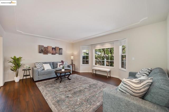 3196 Sudbury RD, Cameron Park CA: https://media.crmls.org/mediaz/17f6709c-bcc4-4d05-b081-97f82f26fdca.jpg