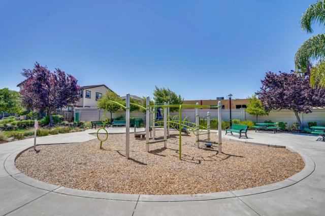 867 Maple Place, East Palo Alto CA: https://media.crmls.org/mediaz/17f6ed9c-6c3a-4342-ae47-b3460f5ef876.jpg