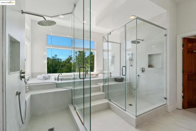 16032 Broadway Ter, Oakland CA: https://media.crmls.org/mediaz/17f6ff9c-4e2d-4923-8d7e-7536d109938f.jpg