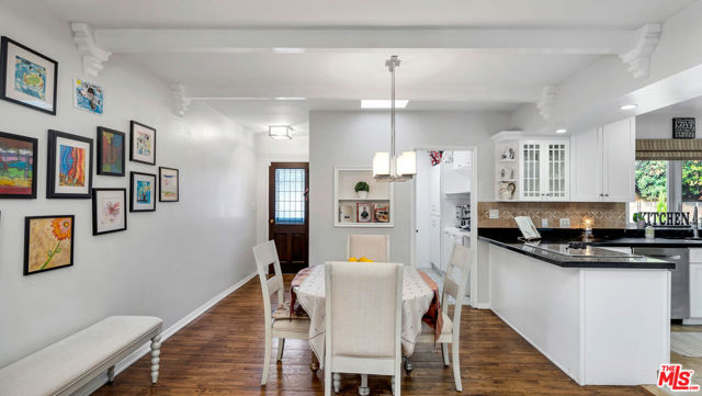 4559 Morella Avenue, Valley Village CA: https://media.crmls.org/mediaz/17f7555b-ca2e-45b6-893c-e3ba303d572c.jpg