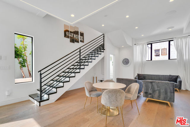 1447 1/4 N Martel Avenue, Los Angeles CA: https://media.crmls.org/mediaz/17f8316a-dc81-4897-9987-79a5fad094a9.jpg