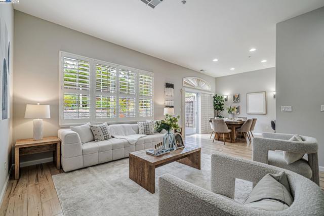 168 Shadowhill Cir, San Ramon CA: https://media.crmls.org/mediaz/17f834bb-8262-49c3-a2f5-083af9c70345.jpg