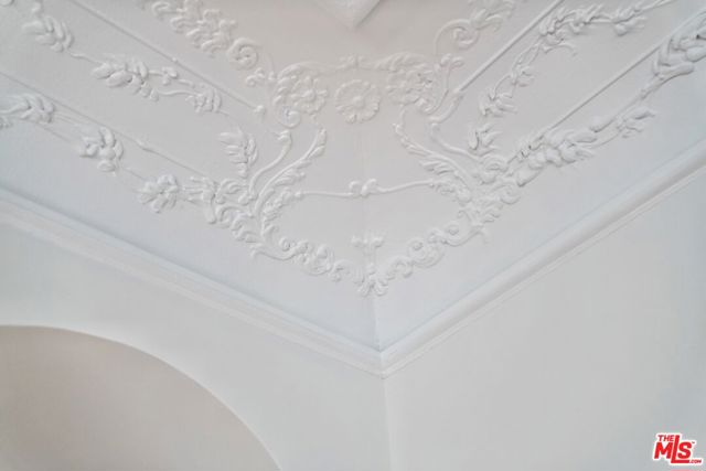322 S Kingsley Drive, Los Angeles CA: https://media.crmls.org/mediaz/17f83fa4-64a1-44fb-aabe-95edcdd6fa78.jpg