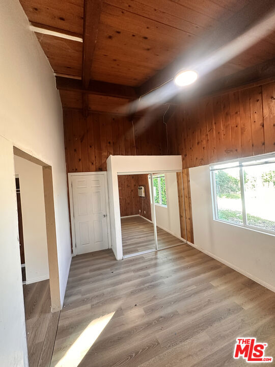 14682 Cobalt Street, Sylmar CA: https://media.crmls.org/mediaz/17f971e3-6100-4664-ad1e-f69e1fae0e13.jpg