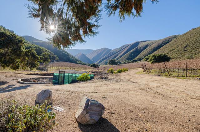 33120 River Road, Gonzales CA: https://media.crmls.org/mediaz/17f99dec-eb7e-4e35-9b67-8d2dcf883d7e.jpg