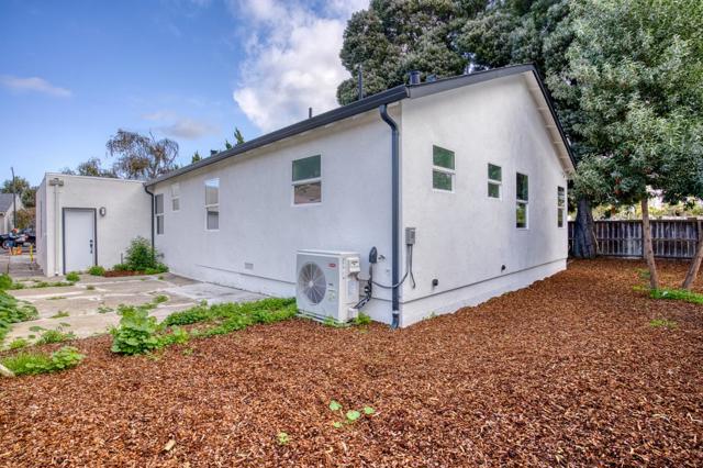 236 Ryder Street, San Mateo CA: https://media.crmls.org/mediaz/17fb0972-4634-47b4-a6ff-bfd5a29185ca.jpg