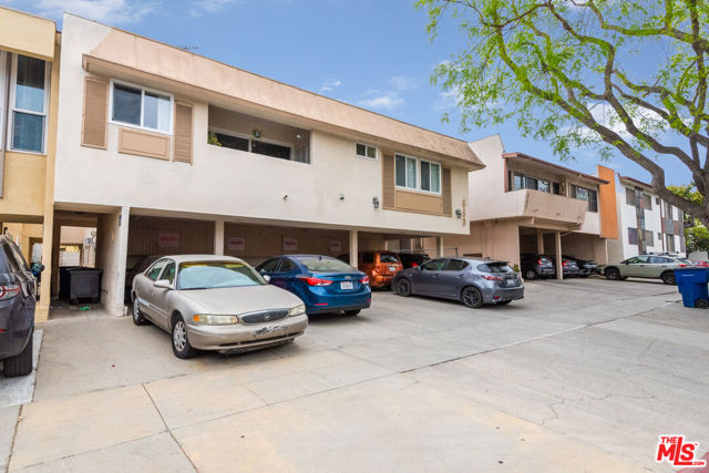 553 Flores Street, West Hollywood, California 90048, ,Multi-Family,For Sale,Flores,24395707