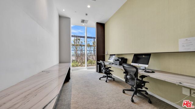 889 Francisco Street, Los Angeles CA: https://media.crmls.org/mediaz/17fbdc96-76e4-42f8-a0bb-5e7567313c3f.jpg